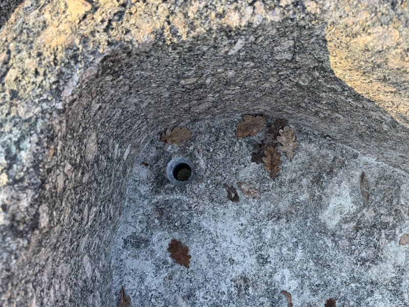 Gartenbrunnen aus Naturstein