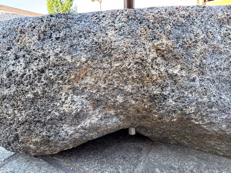Findlingsbrunnen Schweiz