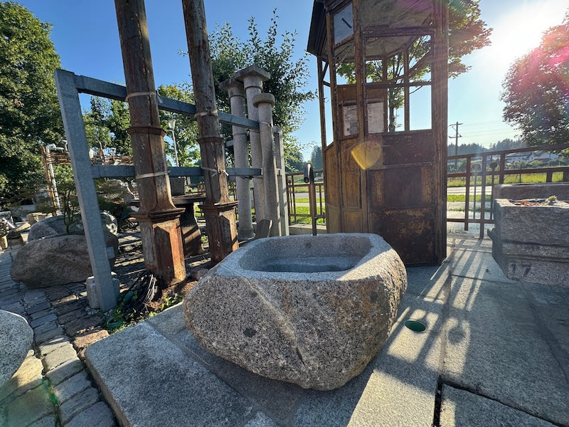 Findlingsbrunnen Schweiz