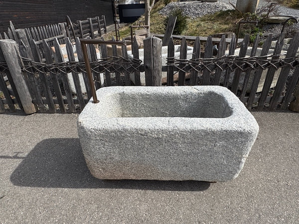 Granitbrunnen München für den Garten