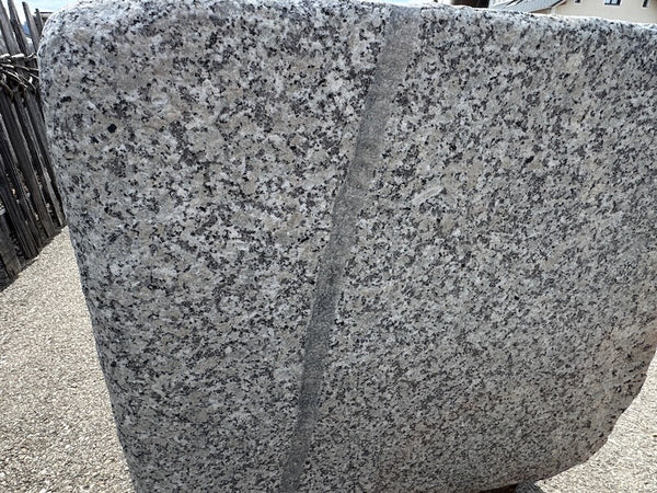 Granitbrunnen München Einzelstück