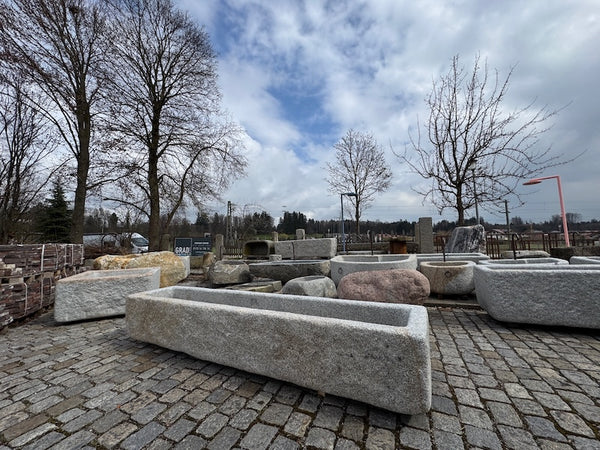 Granitbrunnen XXL mit Einschlüssen