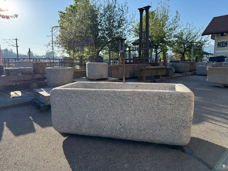 Granitbrunnen Rosenheim / Bayern