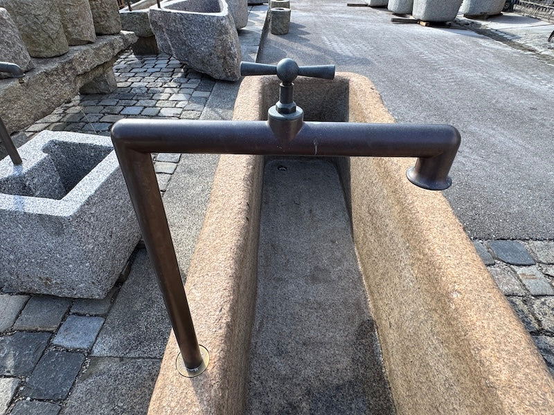 Gartenbrunnen Granit Rost Optik Wasserauslauf