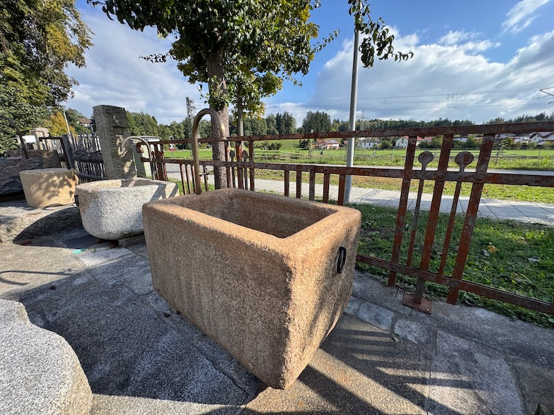 Steinbrunnen Österreich Seitenansicht