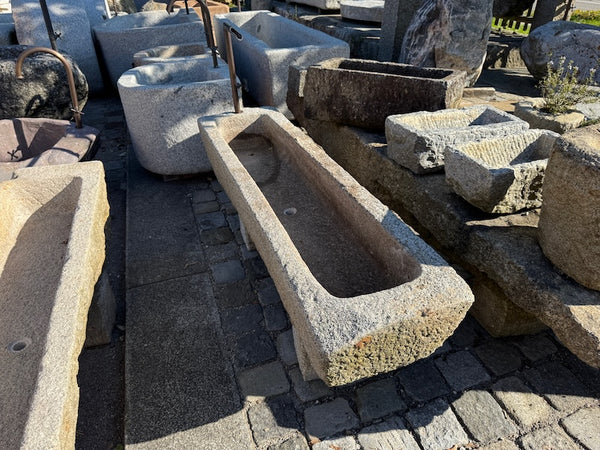 Steinbrunnen Unikat Oberfläche