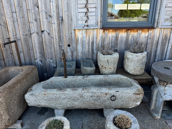 Alter Steintrog Garten