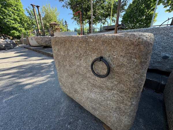 Granitbrunnen quadratisch