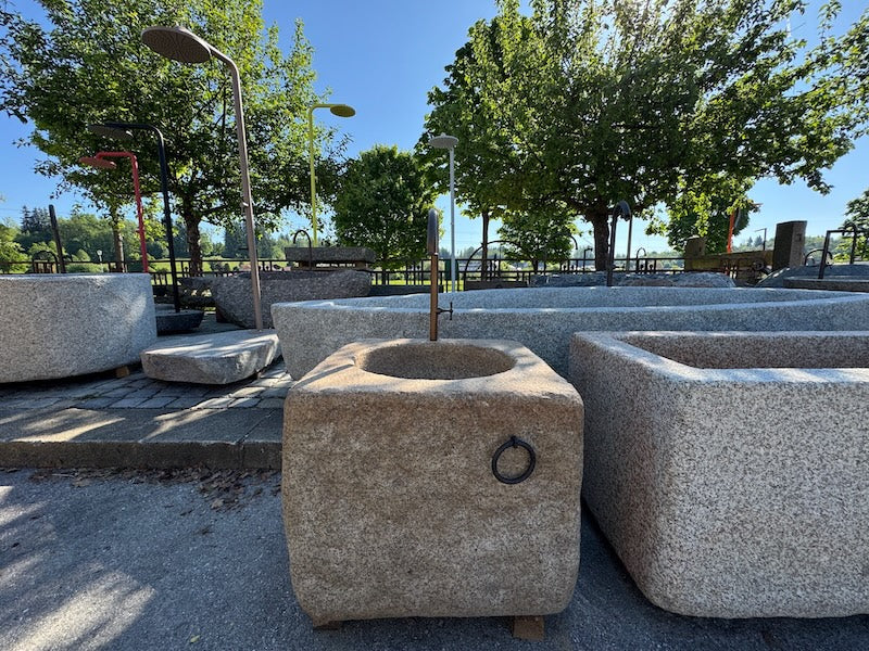 Granitbrunnen quadratisch