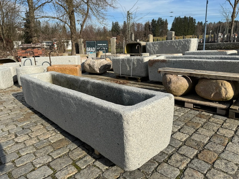 Granitbrunnen groß rechteckig Ansicht