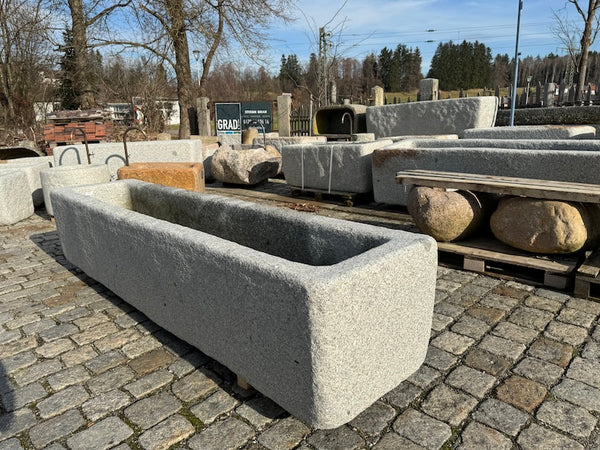 Granitbrunnen groß rechteckig Ansicht