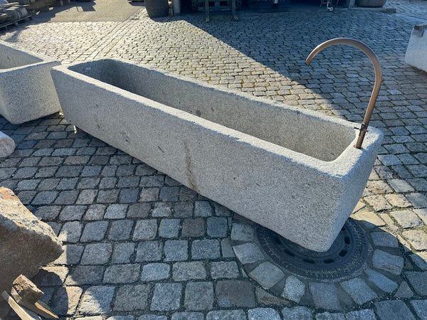 Gartenbrunnen mit Becken