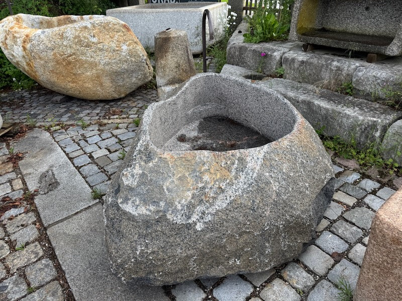 Naturstein Findling mit schöner Patina