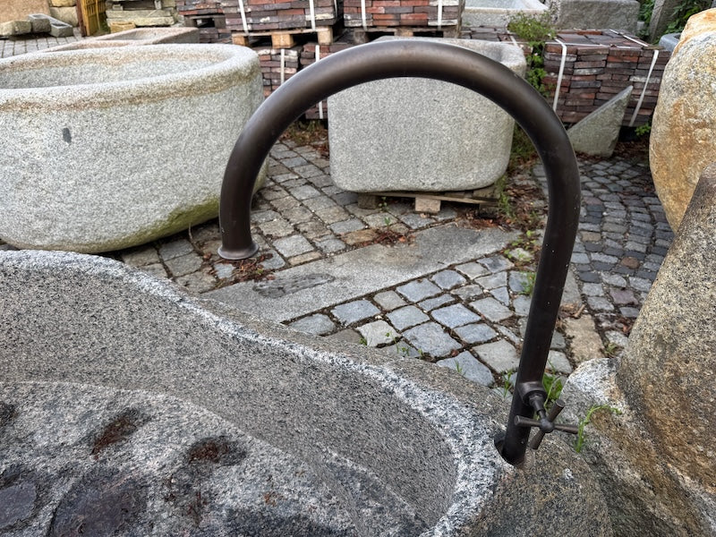 Naturstein Findling mit schöner Patina