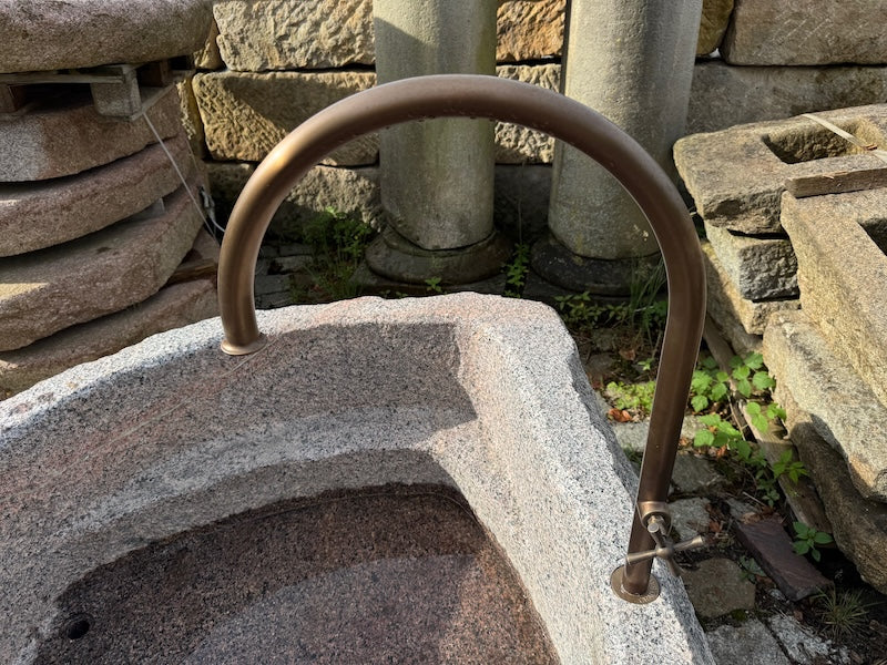 Außenbrunnen mit Wassereinlauf