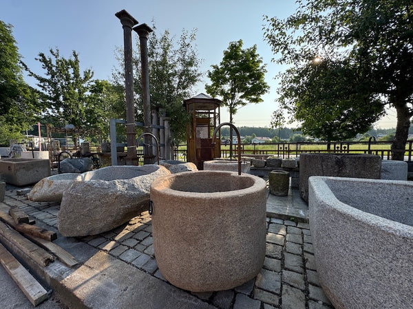 Steinbrunnen für den Garten aus Granit