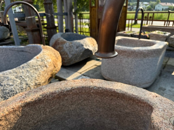 Steinbrunnen für den Garten