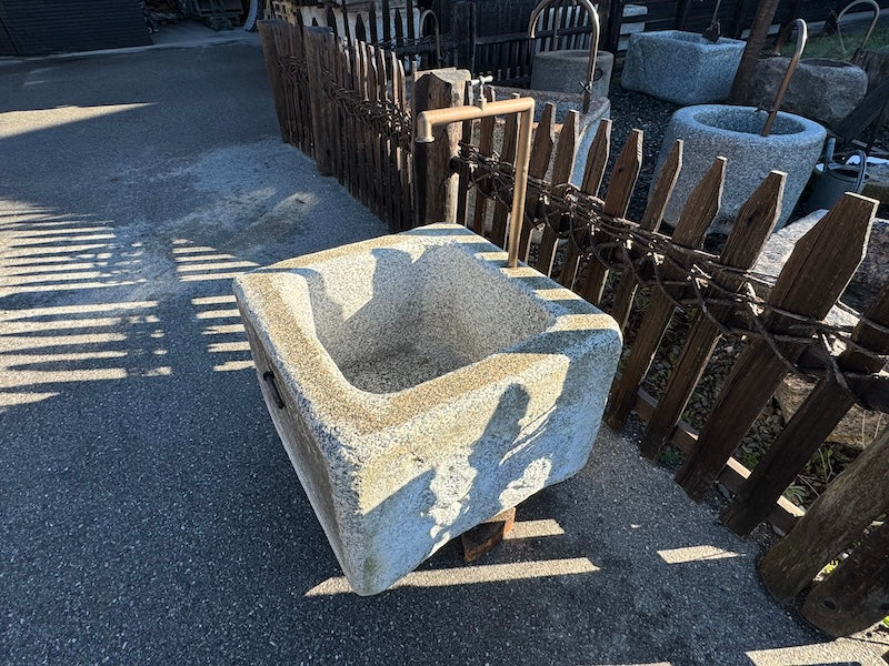 Granitbrunnen Garten quadratisch
