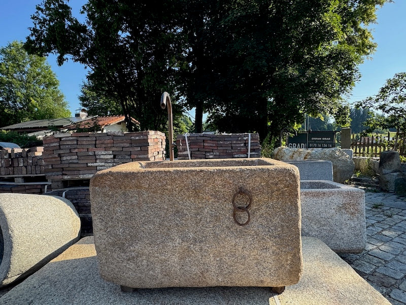 Gartenbrunnen Granit rechteckig alte Optik