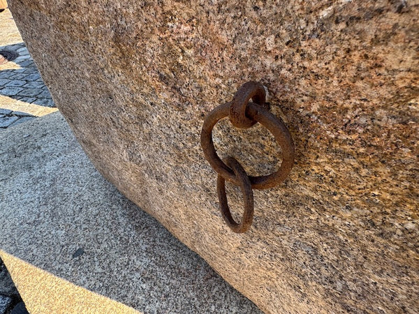 Gartenbrunnen Granit rechteckig Rost Optik Detail