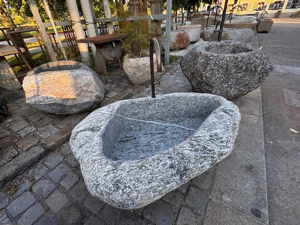 Findlingsbrunnen Schweiz