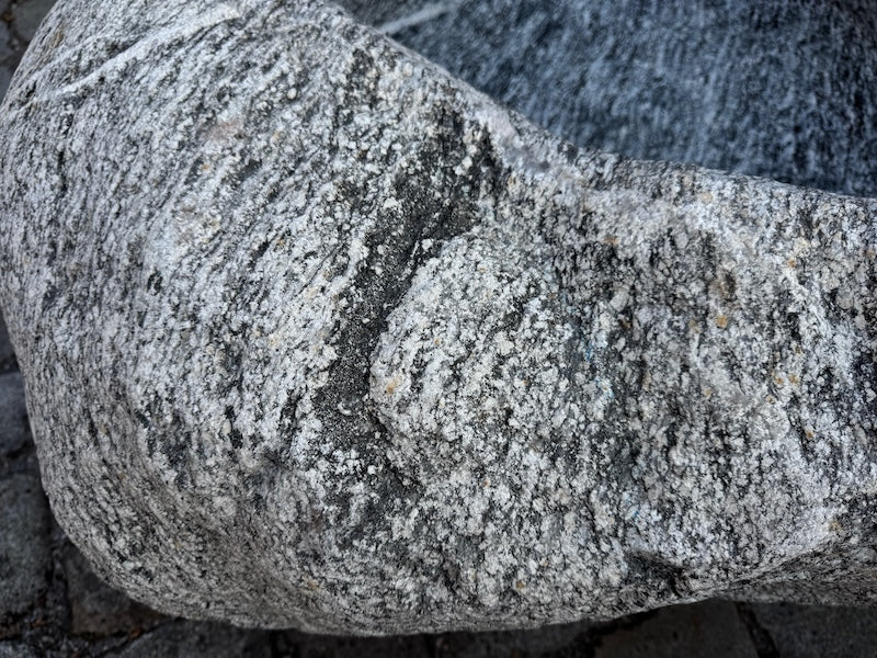 Findlingsbrunnen Schweiz