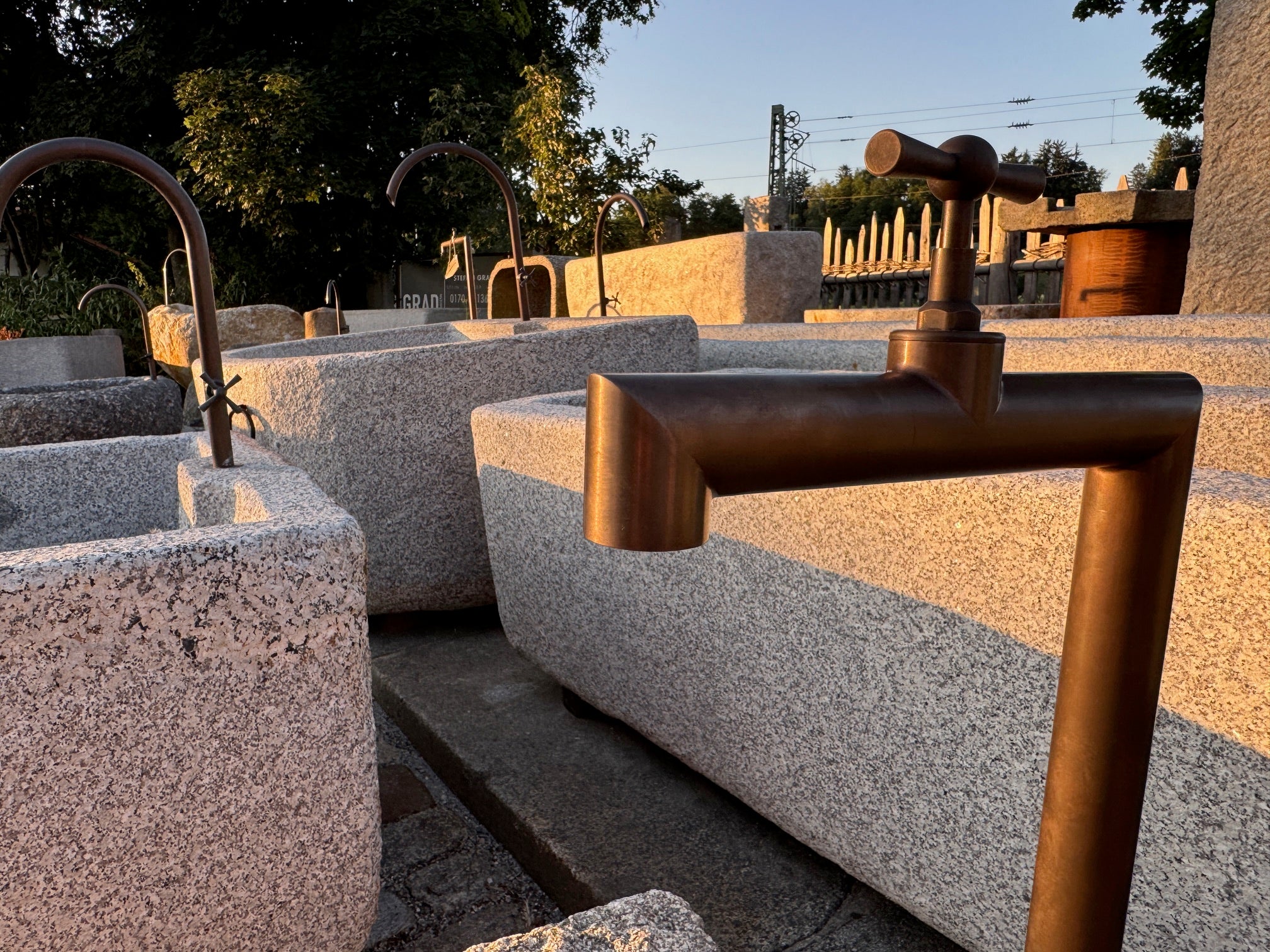 Kleiner Brunnentrog Detail Hahn