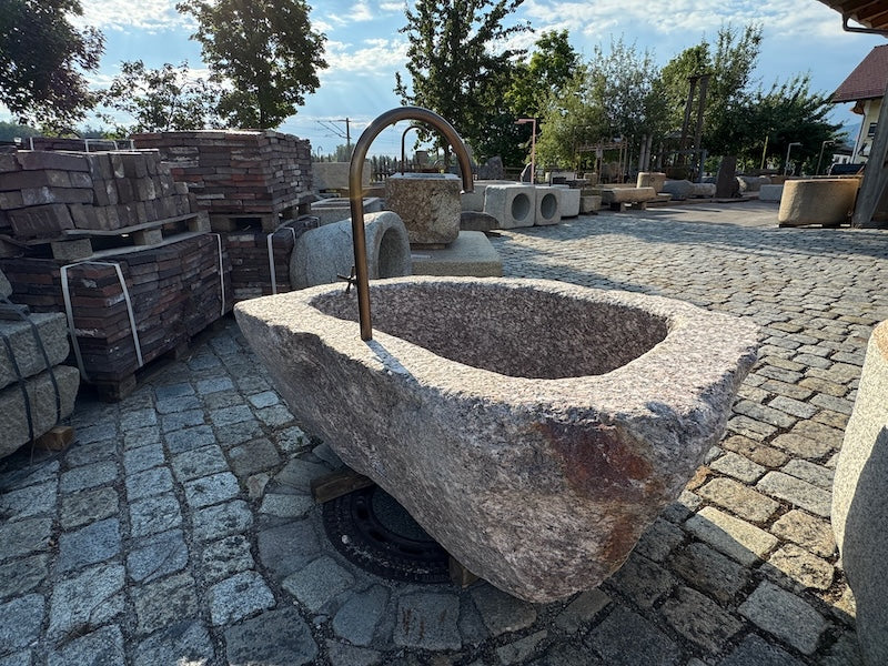 Gartenbrunnen mit Wasserspiel