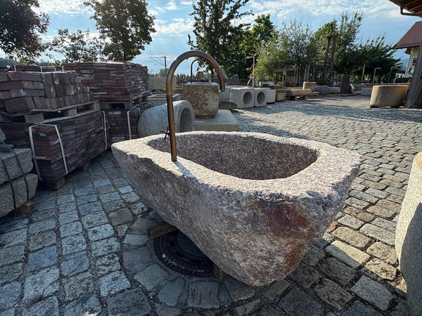 Gartenbrunnen mit Wasserspiel