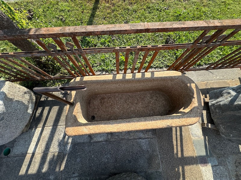 Steinbrunnen Österreich Seitenansicht