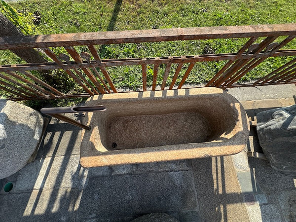 Steinbrunnen Österreich Seitenansicht