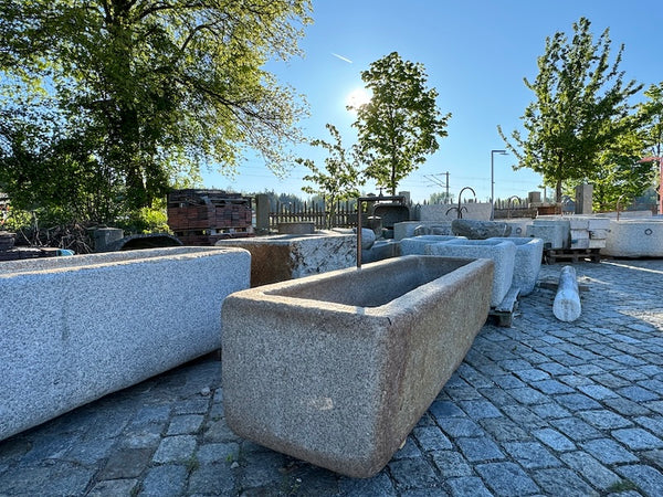 Alter Gartenbrunnen Granit Rost Optik