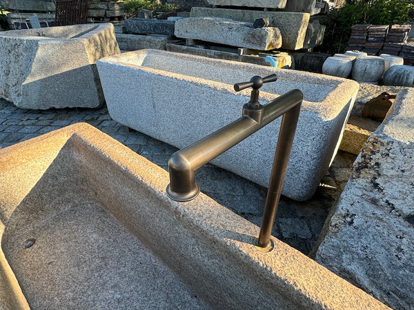 Gartenbrunnen Granit Rost Optik Wasserauslauf