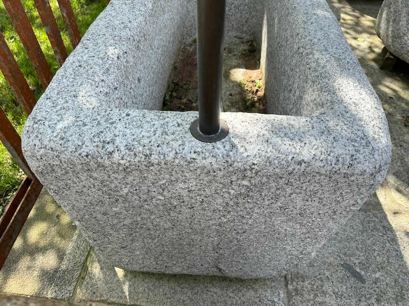 Steinbrunnen Granit