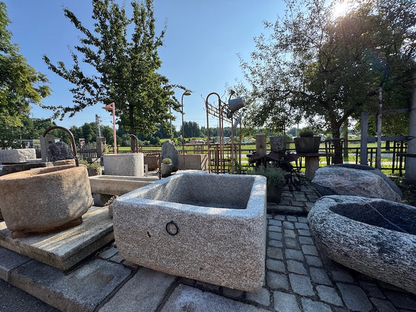 Steinbrunnen für Garten Tirol