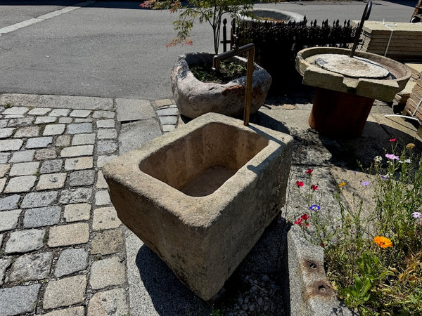 Kleiner Granittrog alt