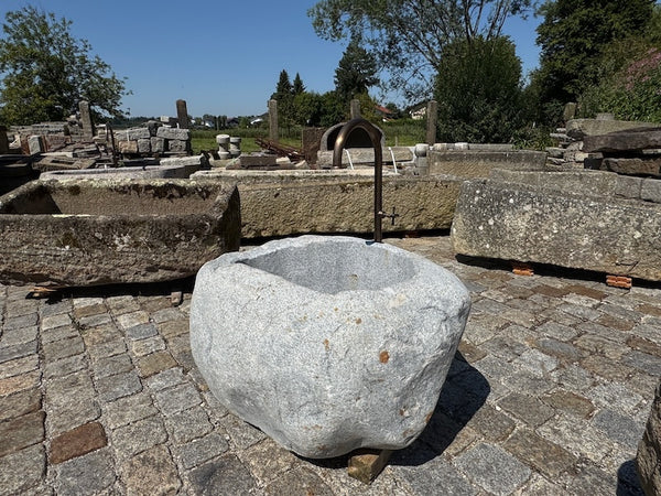 Findlingsbrunnen für den Garten