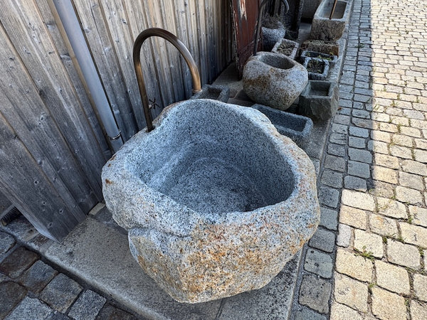 Granitbrunnen aus dem Bayerischen Wald