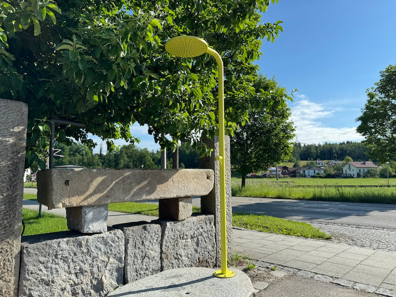 Gartendusch mit Bodenplatte