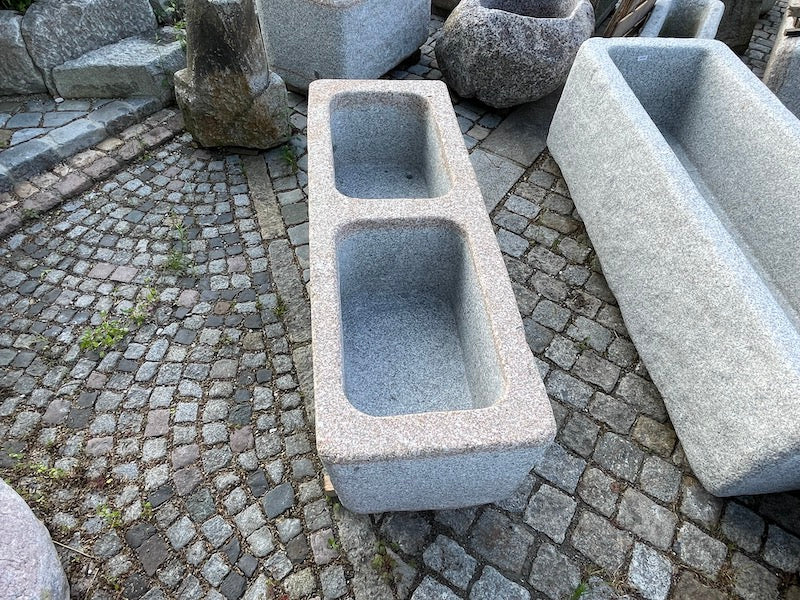 Dorfbrunnen groß Seitenansicht