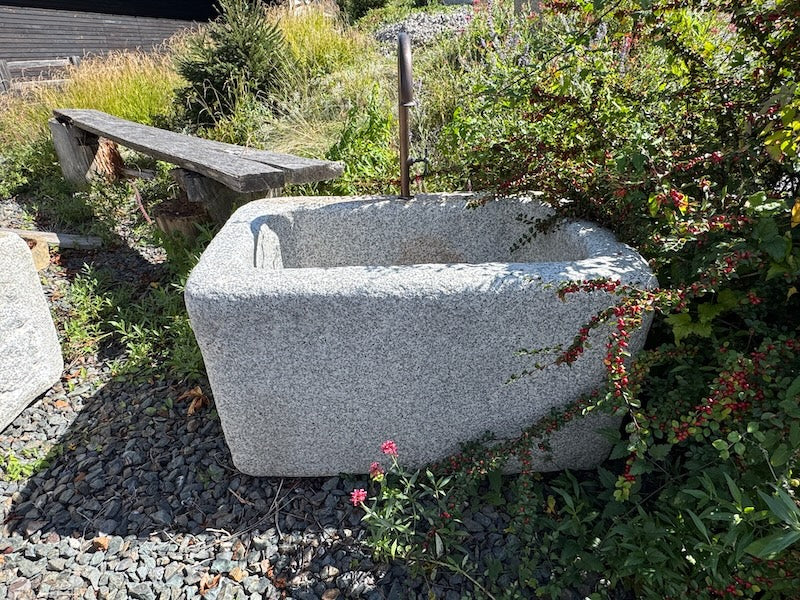 Granitbrunnen rechteckig aus Polen