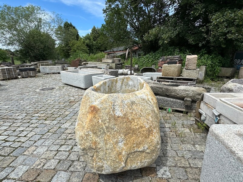 Findlingsbrunnen Bayern