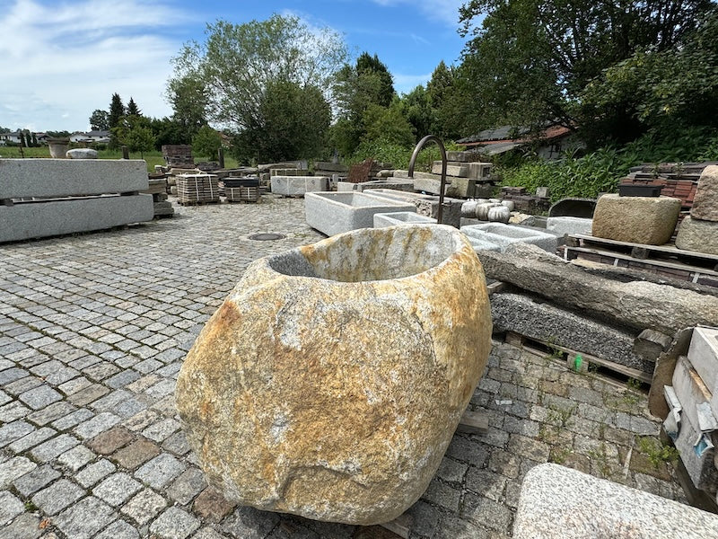 Findlingsbrunnen Bayern