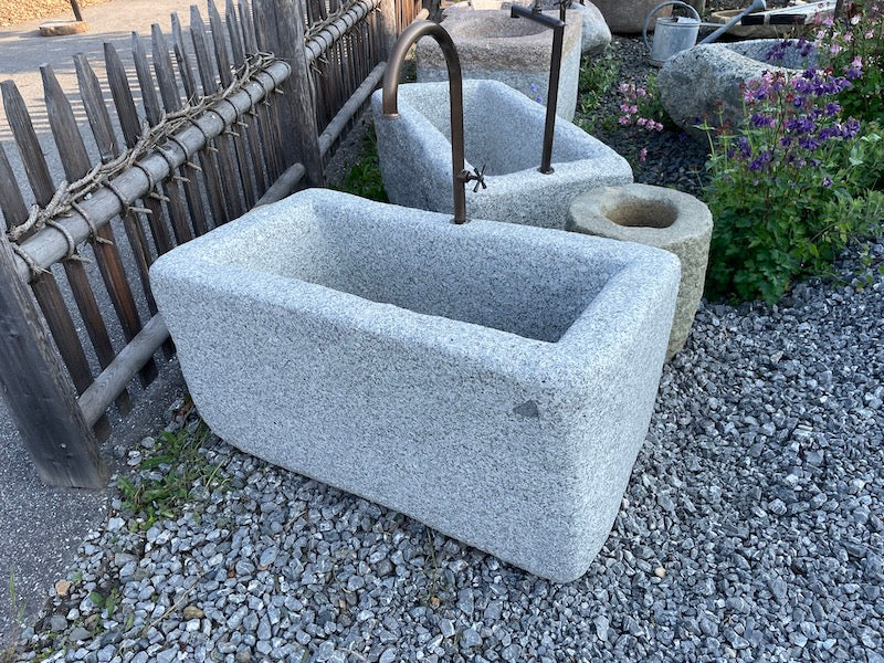 Natursteinbrunnen rechteckig groß