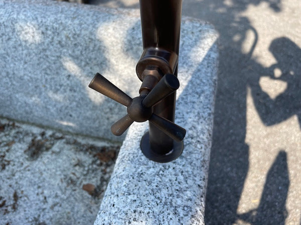 Wasserhahn für kleinen Gartenbrunnen