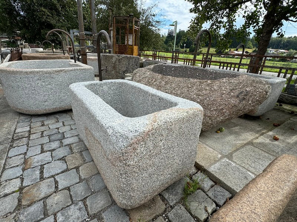 Granitbrunnen rechteckig Oberfläche