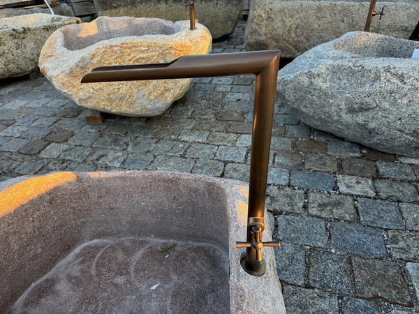 Befestigung Wassereinlauf Findlingsbrunnen