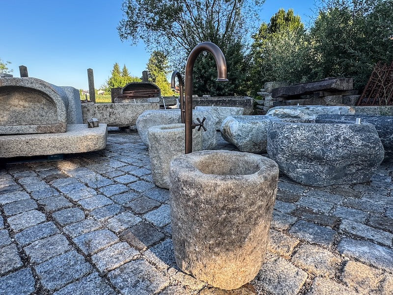 Steinbrunnen rund