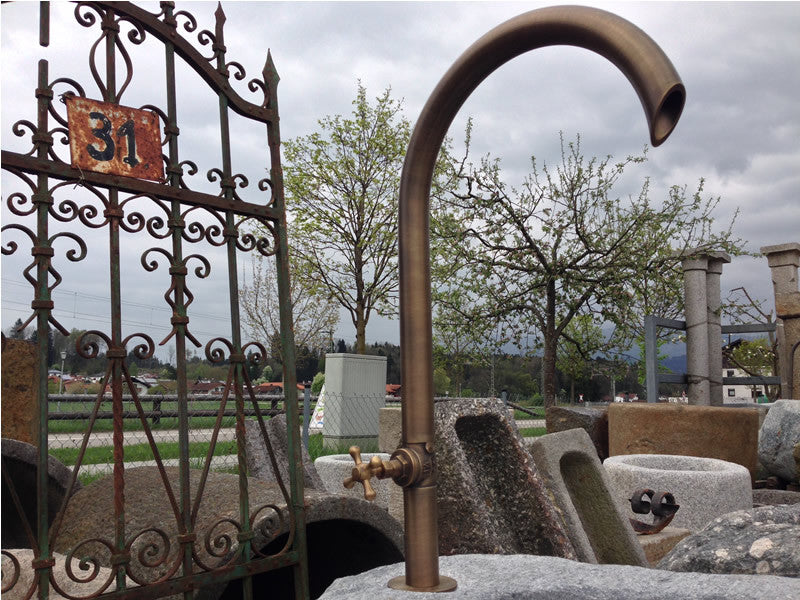 Wassereinlauf Brunnen