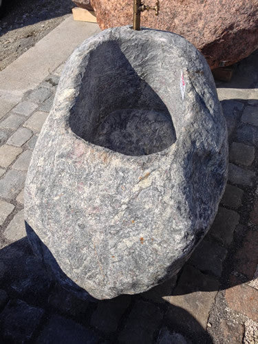 Findlingbrunnen für den Garten